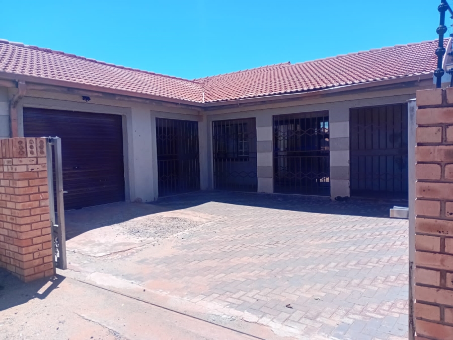 To Let 3 Bedroom Property for Rent in Kathu Northern Cape